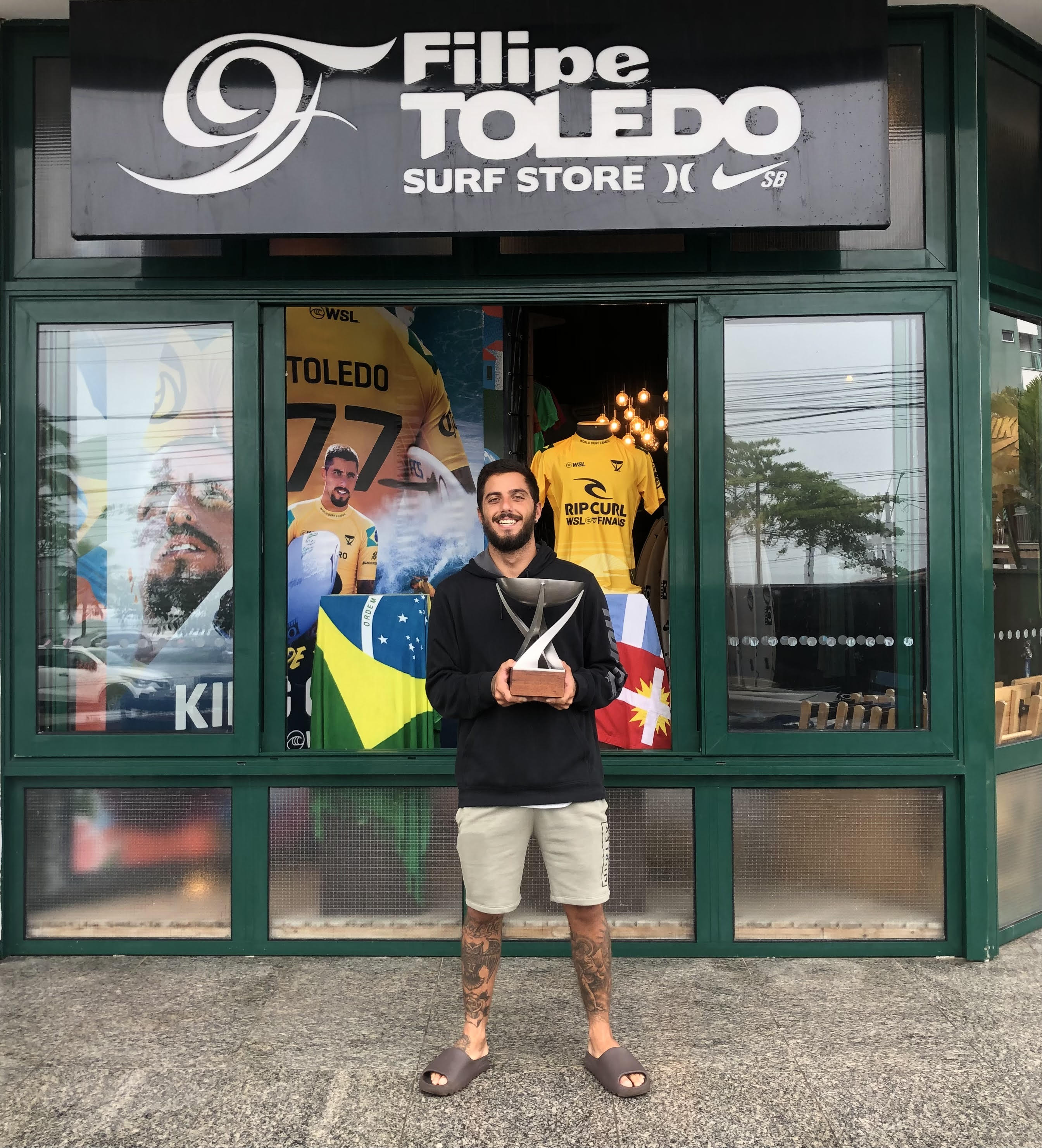 Loja Filipe Toledo Surf Store
